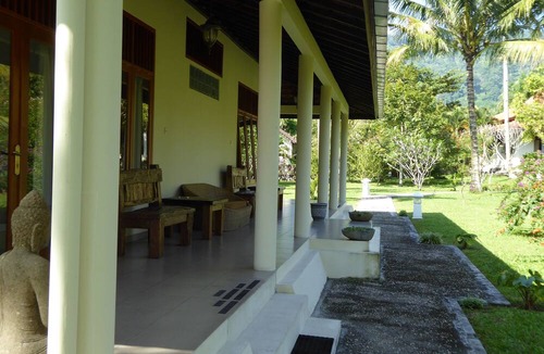 Kalibaru Hotel | Villa Rumah Kita