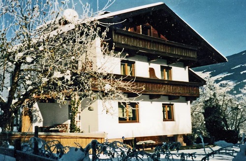 Kapfing Apartment | Chalet in Fügen near Ski Lift Spieljoch