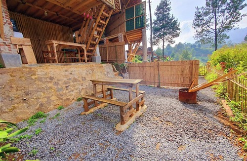 Pasirjambu Cabin | Ciwidey Jungle Camp & Villa