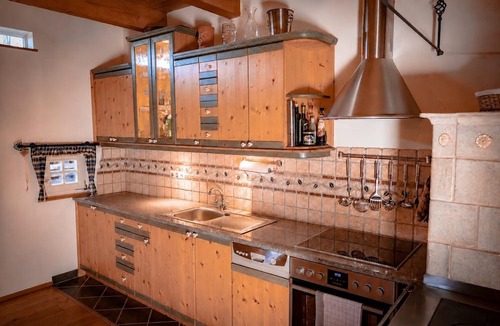 Sankt Martin im Sulmtal House | Holiday Home 'Traumhaftes Winzerhäuschen' with Mountain View, Private Terrace and Wi-Fi