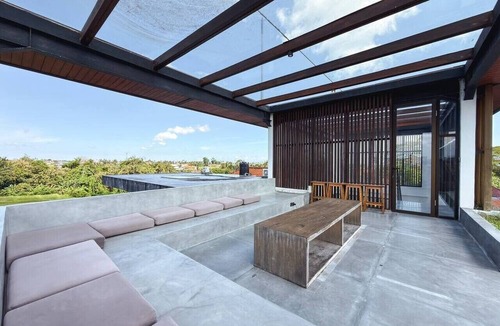 Beraban Villa | Luxury Spacious Villa Paradise with Pool & Rooftop