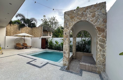 Aikmel Villa | Ombe Villa
