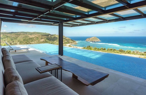 Central Lombok Villa | Superb NEW 4-bedroom villa in Sth Lombok with Stunning Views, STARLINK WiFi & AC