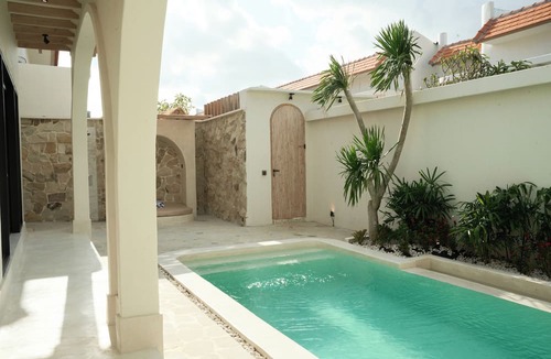Dewi Sri Villa | Armonia Bali Legian Villas