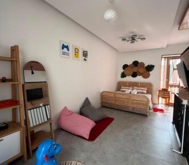 Banaran Villa | Villa Rajendra Modern Mezzanine untuk Keluarga