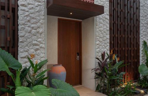 Batu Bolong Hotel | Seahaven Villas by Kamuela