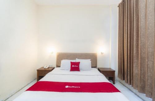 Klojen Hotel | RedDoorz Plus at edOtel Malang