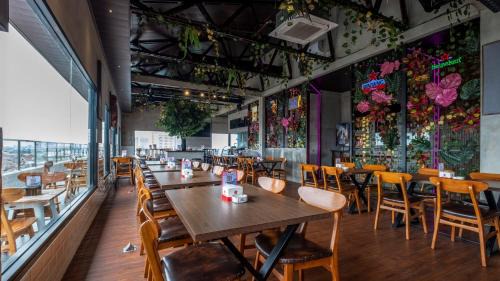 Panakkukang Hotel | Continent CentrePoint Makassar