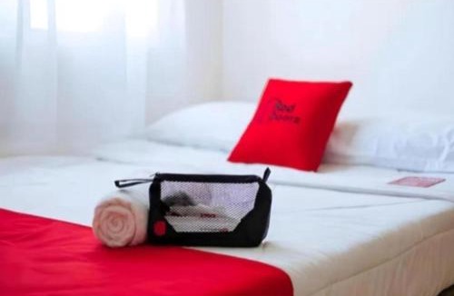 Medan Hotel | RedDoorz Plus Simpang USU Medan