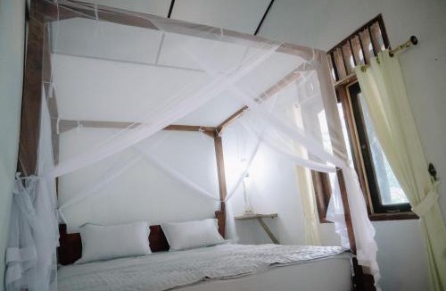 Bukit Lawang Hotel | Bugis Inn