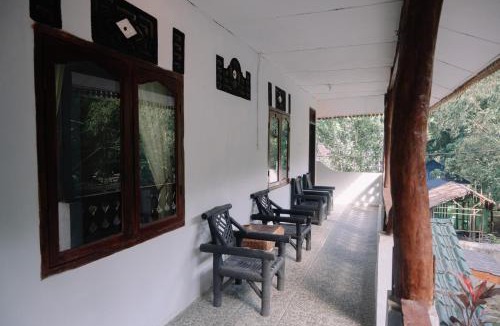 Bukit Lawang Hotel | Bugis Inn