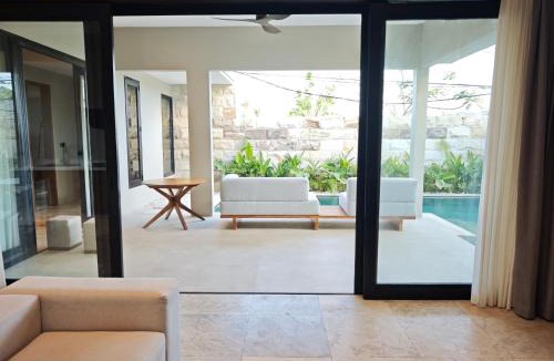 Kuta Villa | Villa Empat Nomada - Huge & Luxury 2 Bedrooms Private Pool Villa in Center Kuta - Free Gym