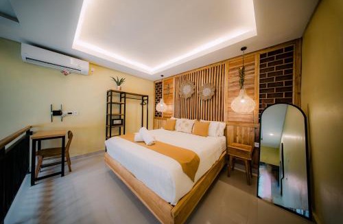 Batu Bolong Hotel | The Loloan Loft