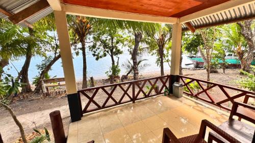Wodong House | Sunset Cottages