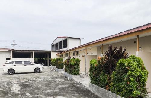 Perbaugan House | RedDoorz near Pantai Indah Sialang Buah