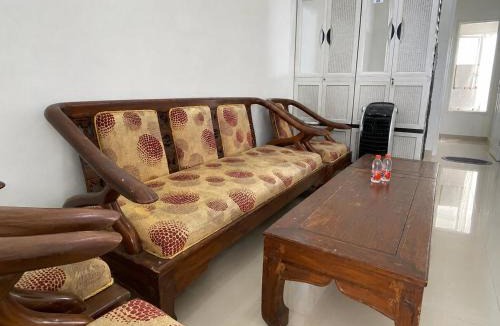 Dinoyo Hotel | OYO 95348 Kost Baituna Syariah