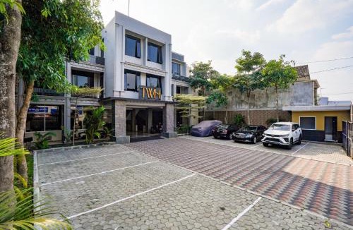 Depok Hotel | Urbanview TWH Costel near Stadion Maguwoharjo Yogyakarta
