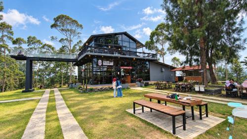 Hargomulyo Hotel | Sakura Hills