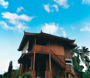 Kecamatan Montong Gading House | Joglo d'sawah