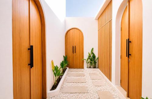 Sukasada Hotel | Anuraga Villa & Rooftop Bar