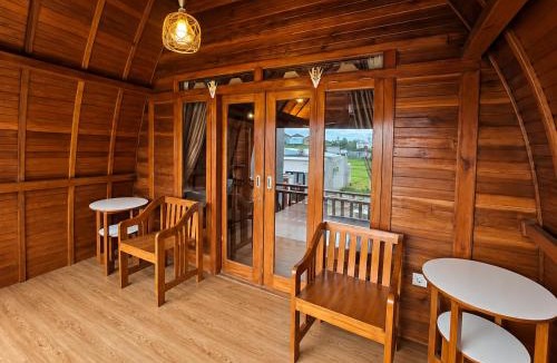 Tabanan Villa | Gubug Kayu Villa with Rice Field View