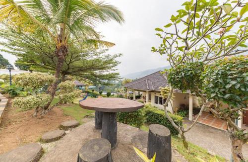 Ciloto Hotel | Urbanview Resort Syariah Khansa Cisarua Puncak by RedDoorz