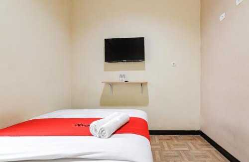 Bogor Selatan Hotel | RedDoorz near The Jungle Waterpark Bogor