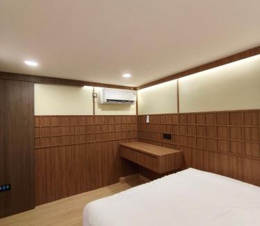 Klojen House | INSAHAUS Guest House