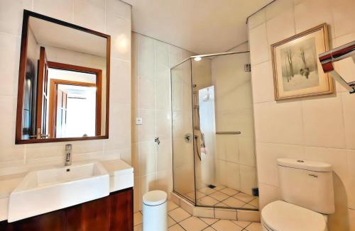 Menteng Apartment | Stategic 1et Cikditiro 2BR Apt with Pool, Gym, Wi-Fi by 2ndHome