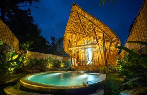 Selat Villa | Golden paddy bamboo house -by sunrise hill