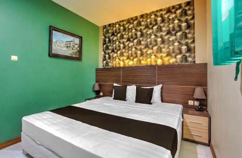Baki Hotel | Townhouse Oak Syariah near Stasiun Purwosari formerly Graha Gentan Solo