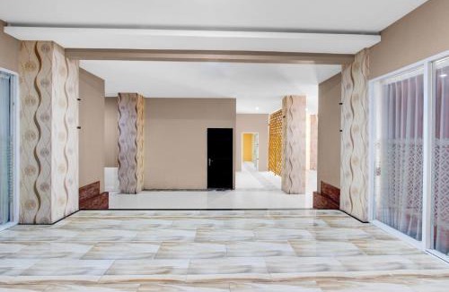 Baki Hotel | Townhouse Oak Syariah near Stasiun Purwosari formerly Graha Gentan Solo