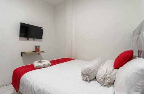 Serang Hotel | RedDoorz near Alun Alun Kota Serang