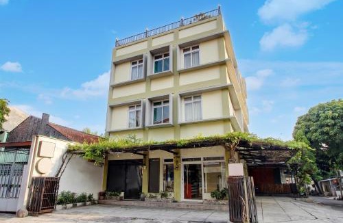 Solo City Centre Hotel | Collection O near Stasiun Solo Balapan formerly WesBobo Inn