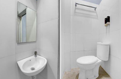 Solo City Centre Hotel | Collection O near Stasiun Solo Balapan formerly WesBobo Inn