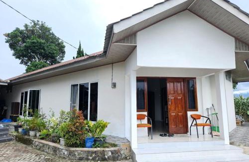 Balige House | Ompu Rittar Upahoda Homestay, Balige