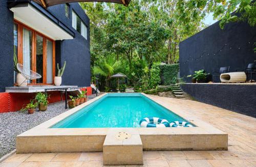 Srimulyo Villa | Guru Giri Forest 2BR Pool Access with Breakfast