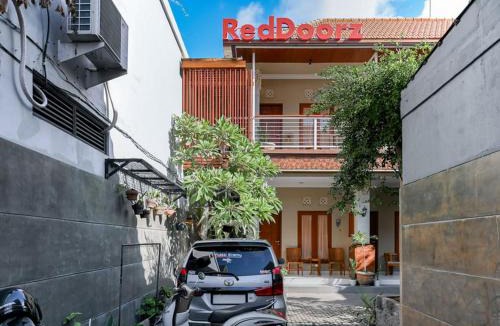 Sidakarya Hotel | RedDoorz near Mertasari Beach 2