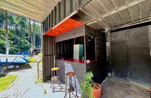 Pangalengan Hotel | Batupineus Riverside