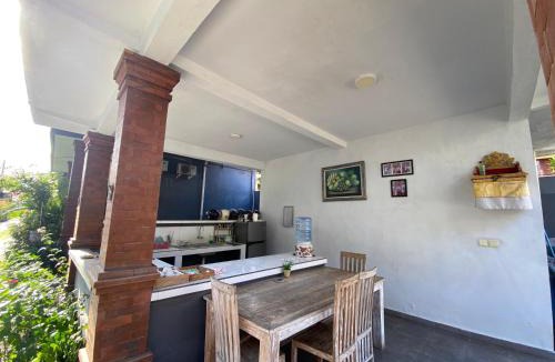 Batu Bolong House | The Lonceng hotel