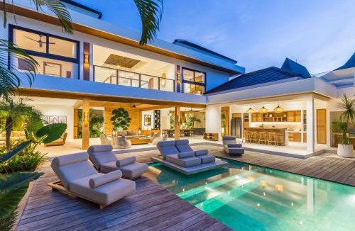 Nakula Villa | Villa Selena Space Luxury 4BR 15m Pool BBQ Staffed