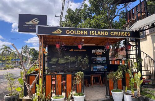 Kecamatan Kopang Hostel | Golden Hostel Komodo Trip Transit Hotel