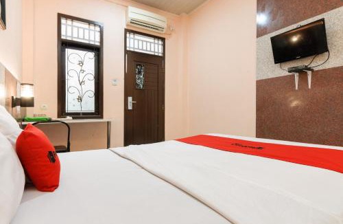 Serang Hotel | RedDoorz Syariah near Mall Of Serang
