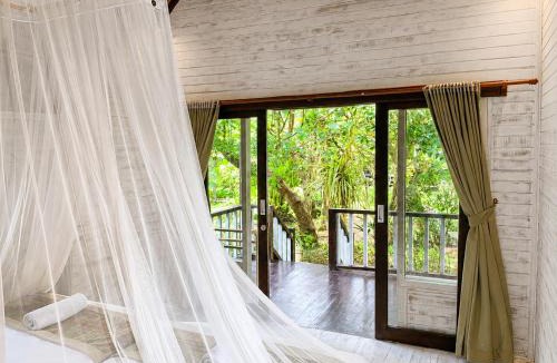 Mushroom Bay Hotel | Island Cabanas Nusa Lembongan