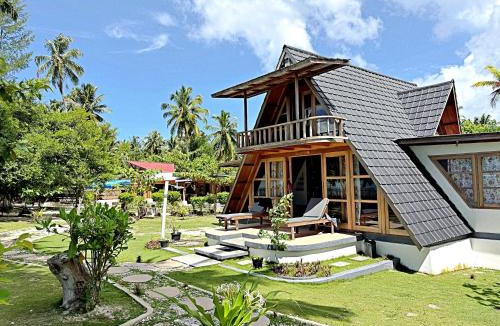 Pulau Masokut House | Mentawai Balcony - Beachfront family surf resort with stunning ocean views