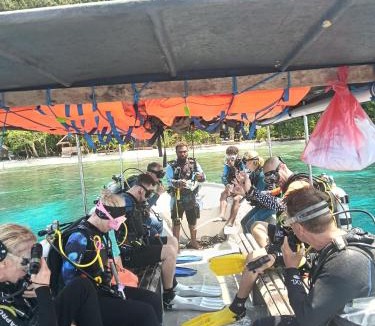 Raja Ampat House | Batanta Paradise Homestay