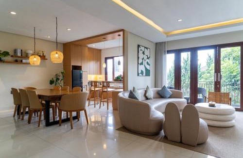 Bandung Villa | Breeze Blows City View Villa 4 Bedrooms and 1 Familly Bedroom With a Private Heated Swimming Pool and a Billiard Table