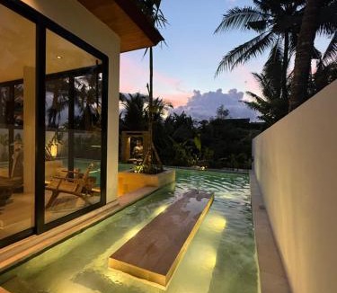 Ubud City-Centre Villa | Hawaii Ubud Luxury 2BR Villa with Private Pool & Tropical Views