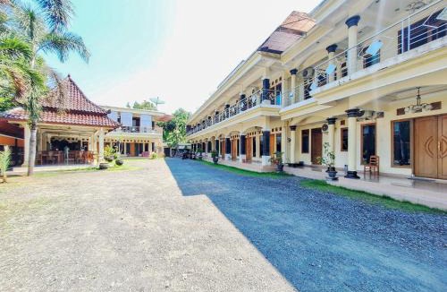Borobudur Hotel | Hotel Syariah Milik Kita Borobudur Mitra RedDoorz