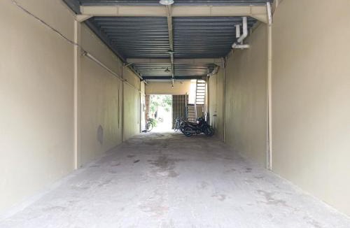 Banjarsari Hotel | Shabrina Homestay Syariah Terminal Tirtonadi Solo RedPartner